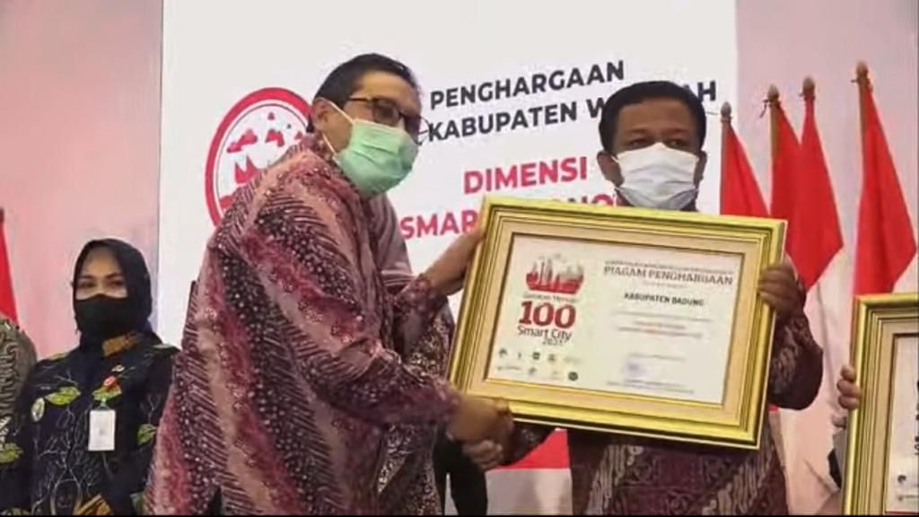 podiumnews.com-Badung Raih Penghargaan Terbaik Dimensi Smart Economy 